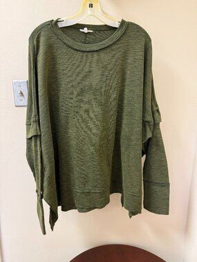 Easel Olive Green Oversized Waffle Knit Top Women's Large Raw Hem Long Sleeve Bo